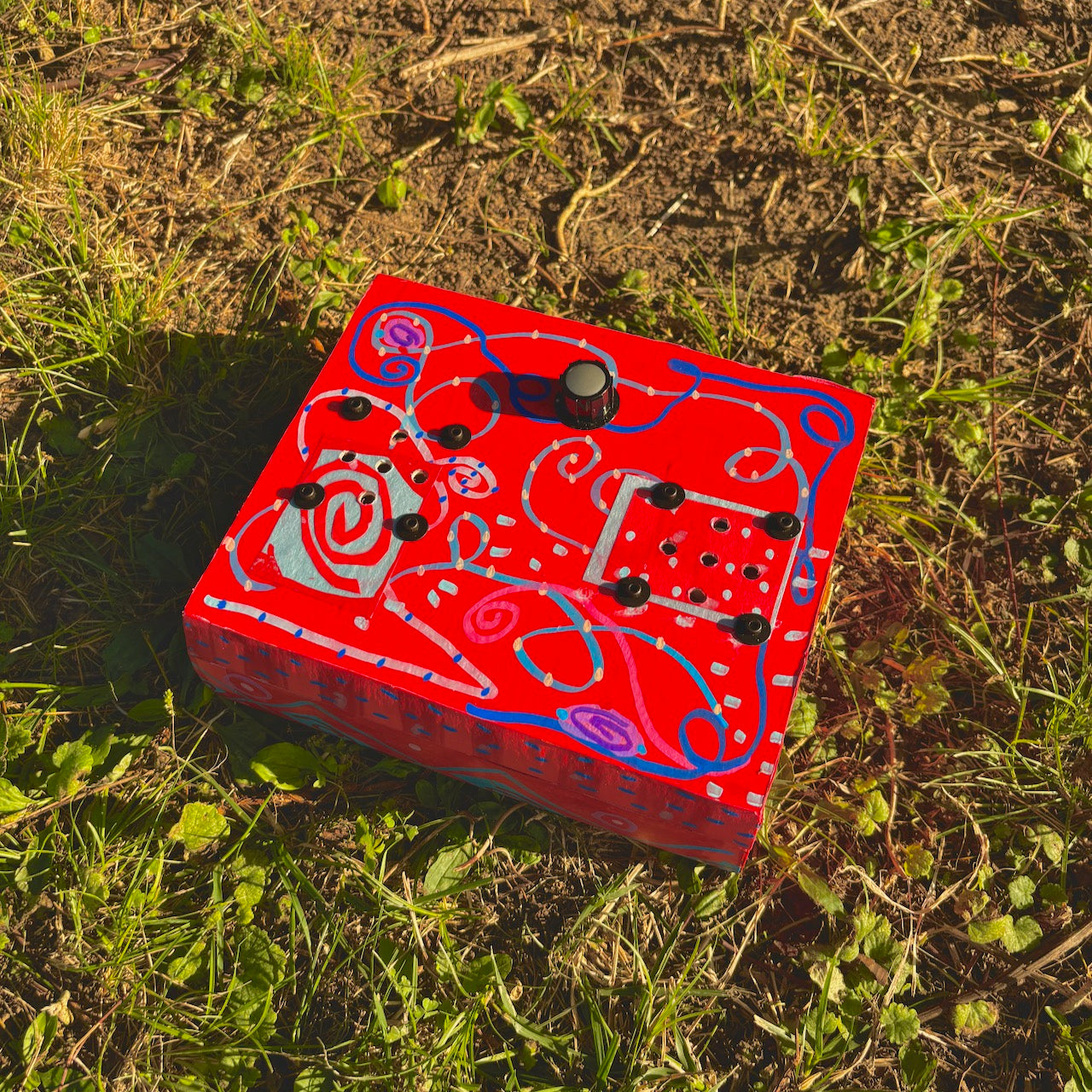 folk art stereo speaker #5 (red)
