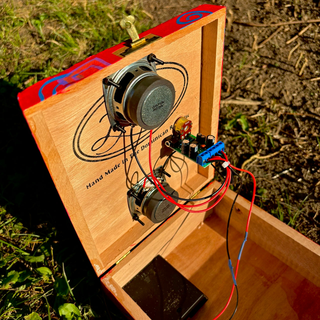 folk art stereo speaker #5 (red)
