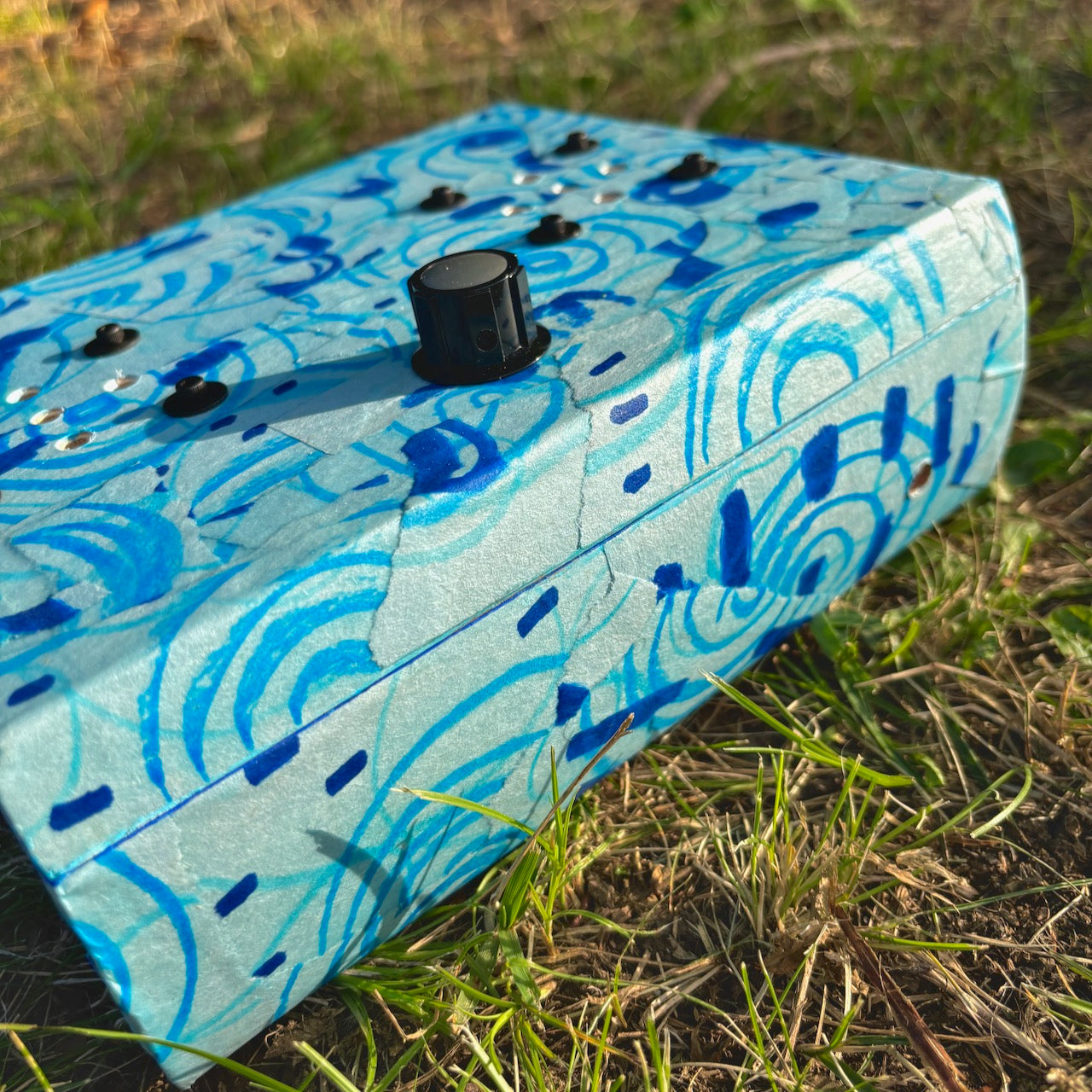 folk art stereo speaker #2 (blue)