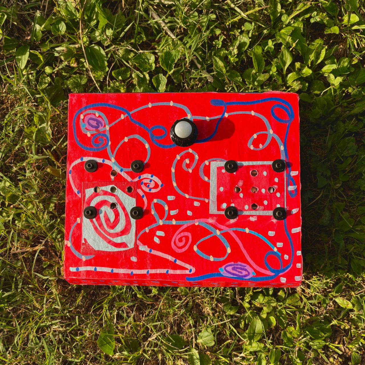 folk art stereo speaker #5 (red)