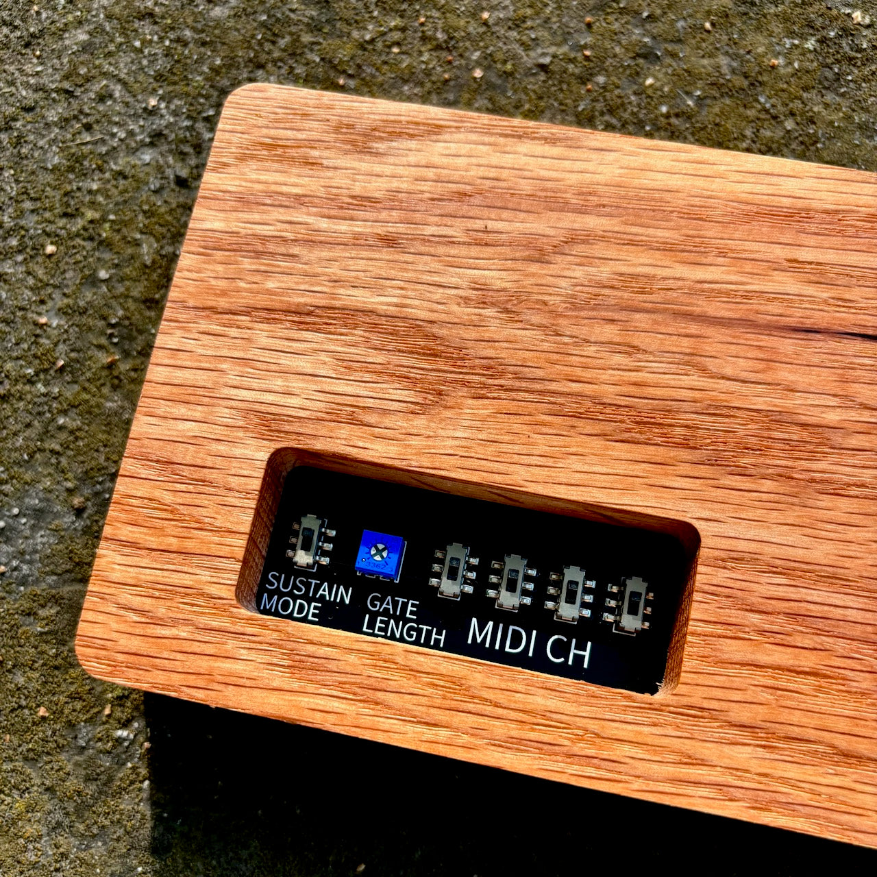 KeyControl_2 Midi Controller (IROKO/RED OAK)