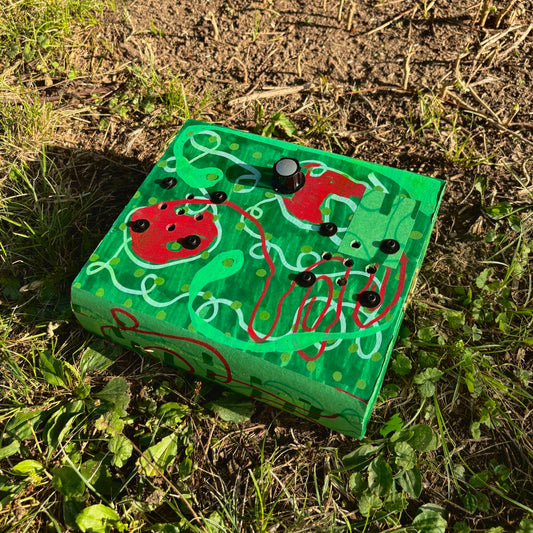 folk art stereo speaker #7 (green2)